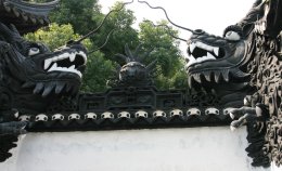 Double dragon in Shanghai's Yuyuan Garden