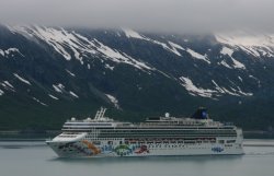 Norwegian Pearl in Glacier Bay