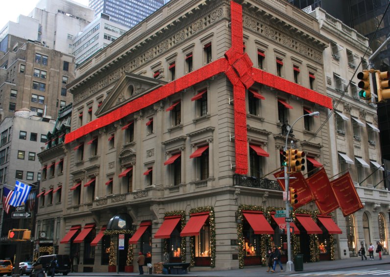 Cartier decorated for Christmas